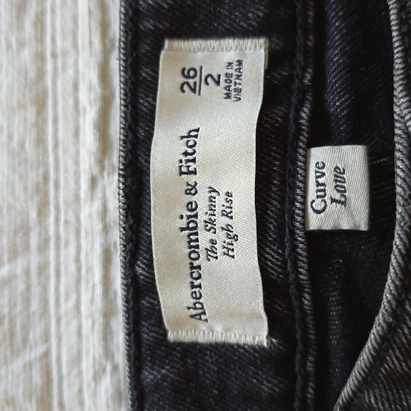 Abercrombie & Fitch The Skinny High Rise Curve Love Jeans - Picture 3 of 15